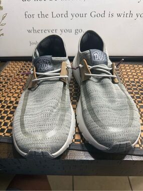 Hey Dude Men's Light Gray Knit Slip-On Sneakers with Tan Accents SZ:11 Box17